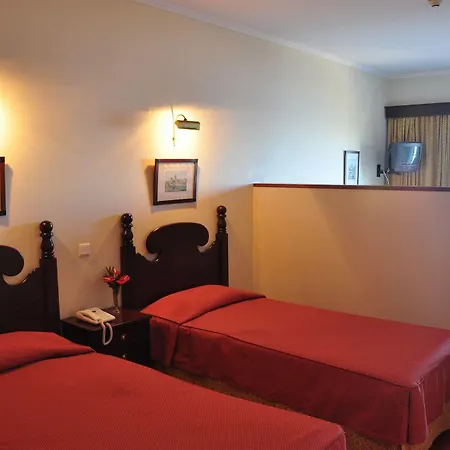 Marta Apartahotel